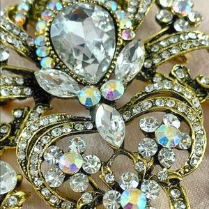 Beautiful Rhinestone Pin